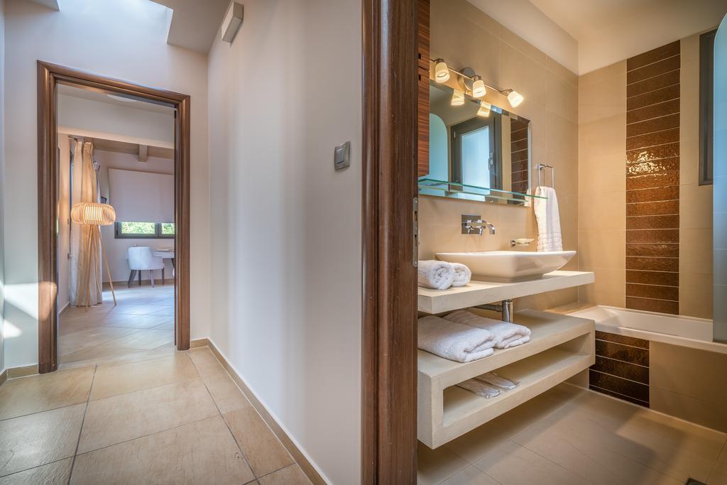 Villa Merovigli - Sea Views & Private Pool, Ideal For Large Groups, By Zantewize Tragaki Exterior photo